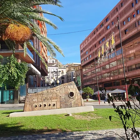 Larambla 3 Bdrm Apartamento *